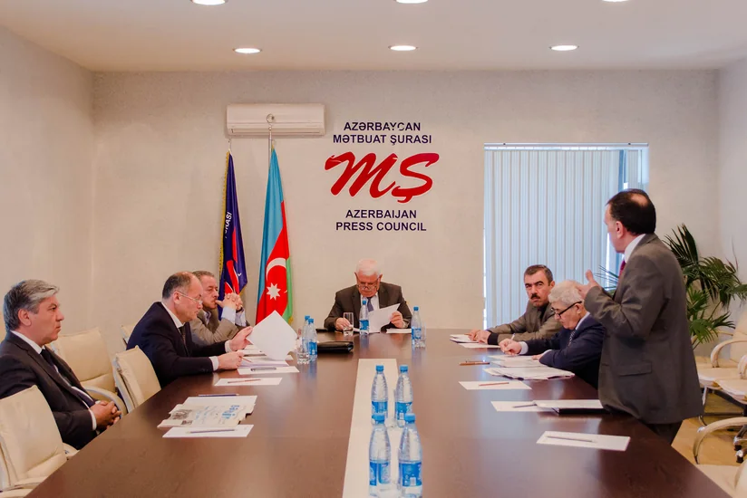 Cavid Hüseynovun anası Mətbuat Şurasına müraciət edib