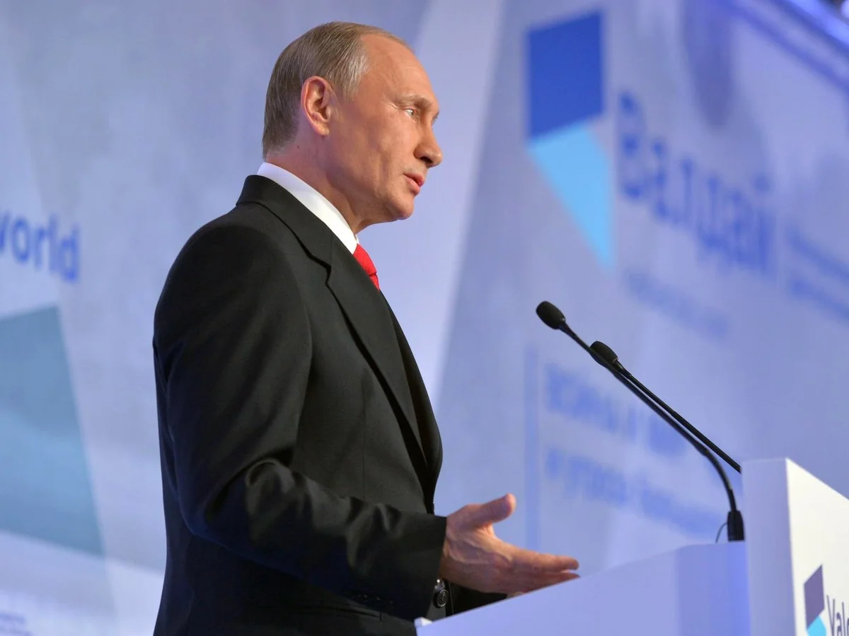 Rusiya prezidenti Panama ofşorları barədə sualı cavablandırıb