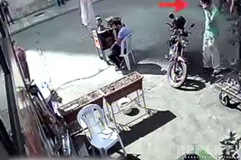 В Баку на глазах владельца угнали мотоцикл - ВИДЕО