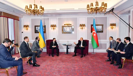 İlham Əliyev Brüsseldə Ukrayna Prezidenti ilə görüşüb
