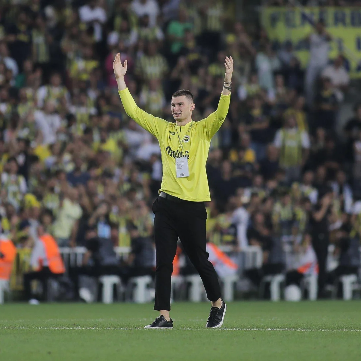 “Fənərbağça” xorvatiyalı oyunçu ilə beşillik müqavilə imzalayıb