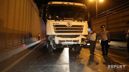 Bakıda yük maşını 9 avtomobilə çırpılıb, 4 nəfər xəsarət alıb - FOTO - YENİLƏNİB