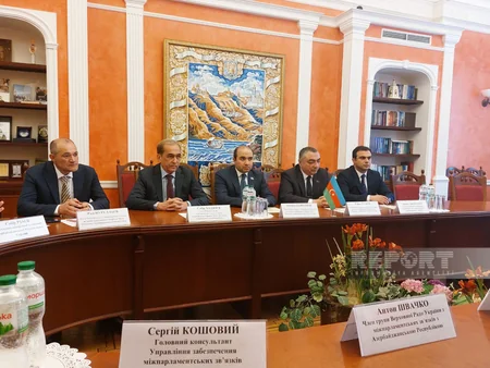 Milli Məclisin deputatları Kiyev Milli Universitetində olublar
