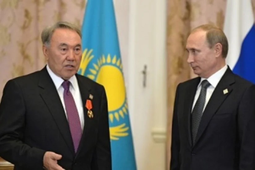 ​Путин наградил Назарбаева орденом Александра Невского