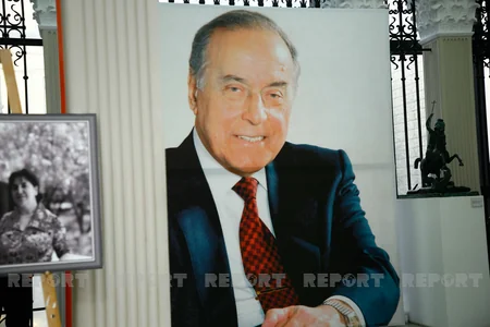 Tbilisidə Heydər Əliyevə həsr olunan fotosərgi açılıb