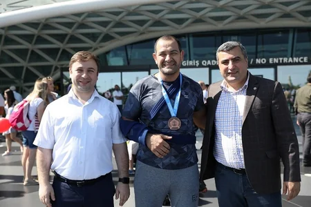 Şotlandiyada 14 medal qazanan usta cüdoçularımız vətənə qayıdıblar