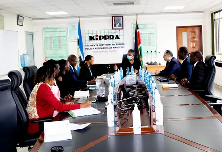 Azerbaijani envoy mulls COP29 with head of Kenya institute