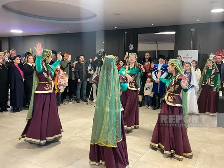 Tbilisidə “Qış xeyriyyə yarmarkasın”da Azərbaycanın mədəniyyət nümunələri təqdim olunub