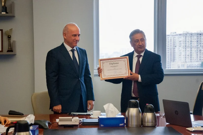 ​Президент Azercell удостоен звания академика Международной академии связи