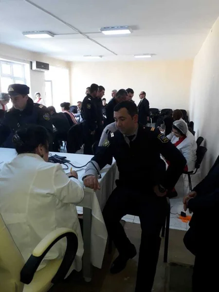 Qaxda polislər qanvermə aksiyasında iştirak ediblər