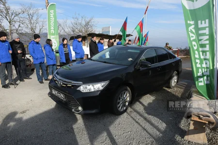 По дороге Ханкенди-Лачын беспрепятственно проехали 54 автомобиля российских миротворцев
