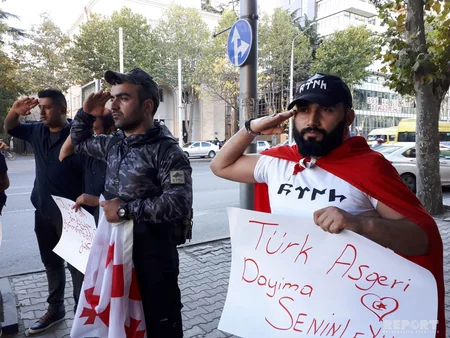 Азербайджанская молодежь провела в Тбилиси акцию в поддержку Турции - ФОТО