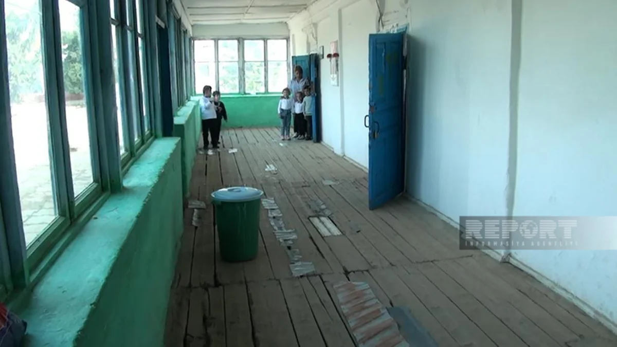 Cəlilabadda orta məktəb binası qəzalı vəziyyətə düşüb