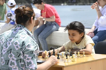 Heydər Əliyev Mərkəzinin parkında Uşaq festivalı keçirilib