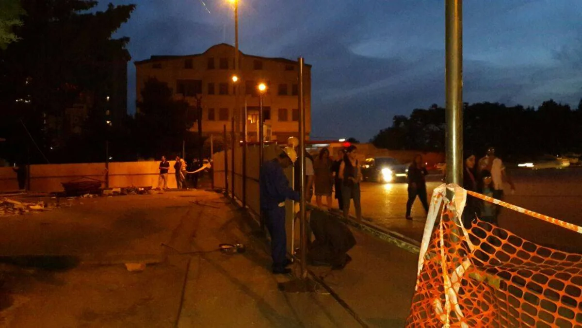 ​Bakıda yanğın baş verən bina hasara alınır - FOTO