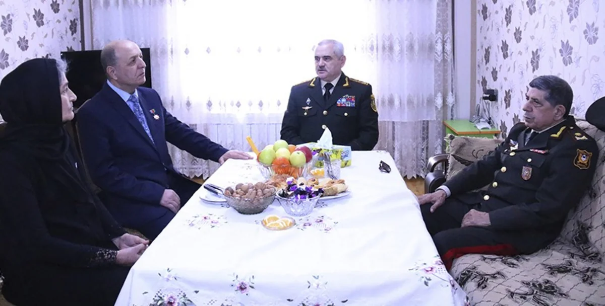 Dövlət Komitəsi bir qrup şəhid ailəsinə bayram sovqatı çatdırıb