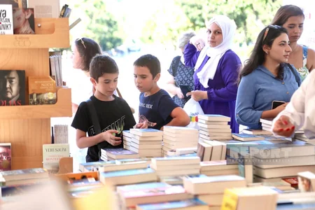 Dənizkənarı Milli Parkda “Oxuyan gələcək” adlı kitab sərgisi təşkil edilib