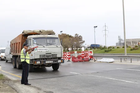 DYP: Sənəd tələb edəndə telefon çıxaranlar da olur, mübahisə edənlər də... - VİDEO