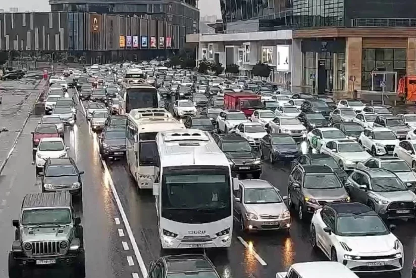Bakıda tıxac olan yollar açıqlanıb - SİYAHI