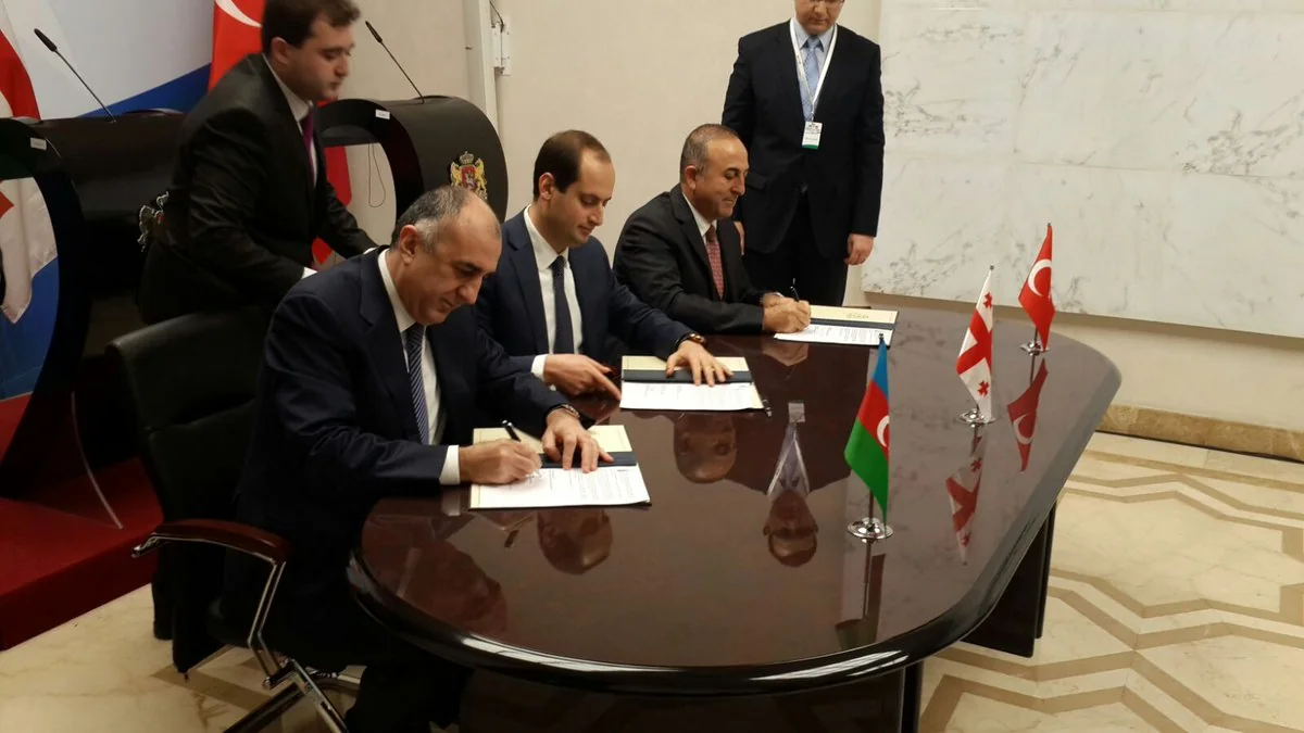 Azerbaijani, Turkish and Georgian FMs sign a joint declaration - PHOTOS