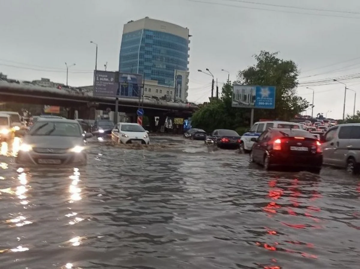 Во Владивостоке ввели режим ЧС из-за мощных ливней