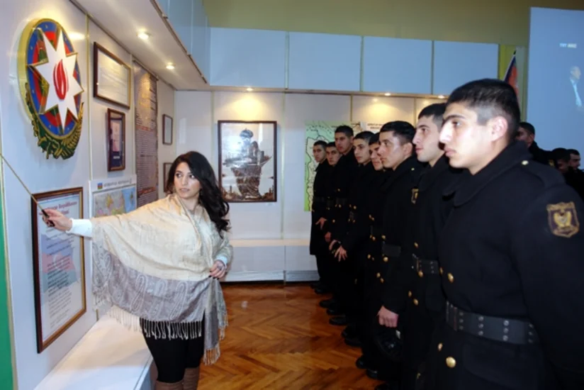 Azərbaycanın hərbi hissələrində ümumxalq hüzn günü ilə əlaqədar tədbirlər təşkil olunub