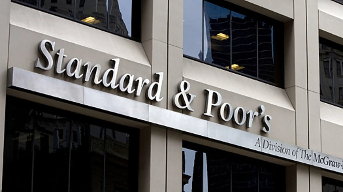 Standard & Poor's downgrades Japan's credit raiting
