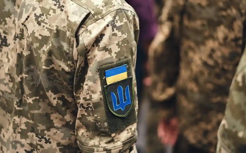Зеленский продлил военное положение и мобилизацию 