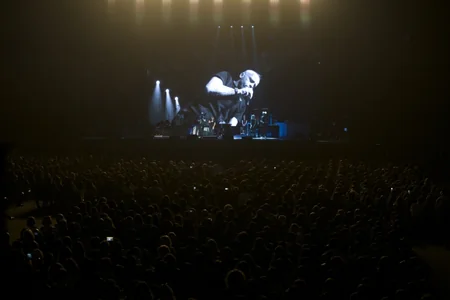 İtalyan müğənni Eros Ramazzotti Bakıda ilk dəfə konsert verib