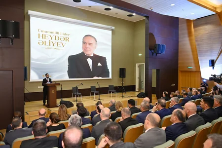 Heydər Əliyevin anadan olmasının 101-ci ildönümü münasibətilə SOCAR-da tədbir keçirilib