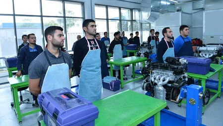 Türkiyənin təhsil naziri Bakı Dövlət Peşə Təhsil Mərkəzində olub