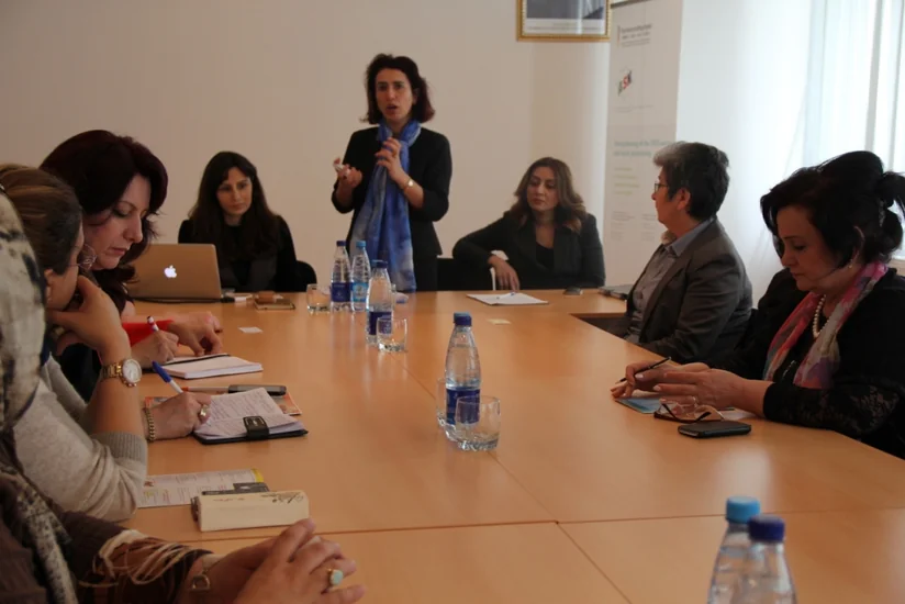 Bakıda qadın sahibkarlar gürcü təlimçi ilə görüşüblər