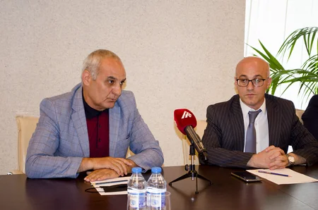 Jurnalistlər xarici media qurumları və beynəlxalq təşkilatlara müraciət qəbul edib