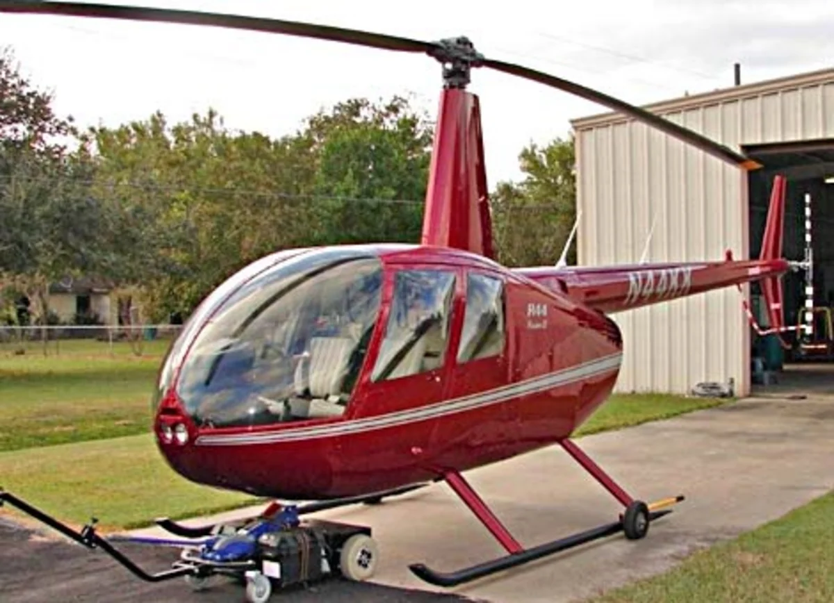 Çexiyada helikopter qəzaya uğrayıb, pilot həlak olub