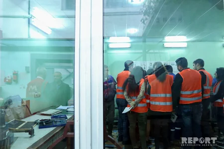 Metro qatarlarının “ev”indən - FOTOREPORTAJ