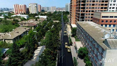 Bakının Məhsəti Gəncəvi küçəsi təmir edilir