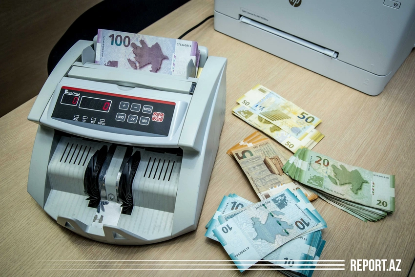 Azərbaycanda pul bazası ötən ay 2 milyard manat azalıb