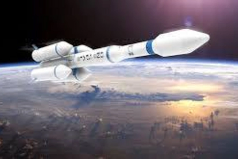 Çində ilk dəfə yeni daşıyıcı raket istifadə edilib