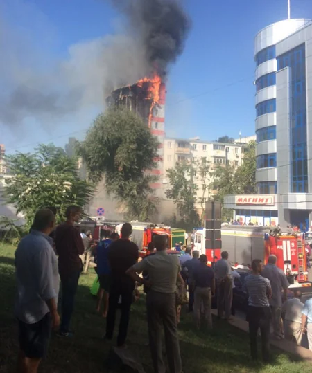 Rostov-Donda baş vermiş yanğın zamanı 2 nəfər ölüb - VİDEO - YENİLƏNİB