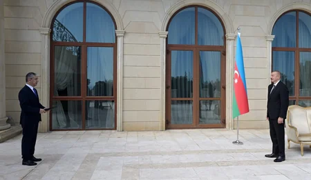 Prezident Özbəkistanın yeni səfirinin etimadnaməsini qəbul edib
