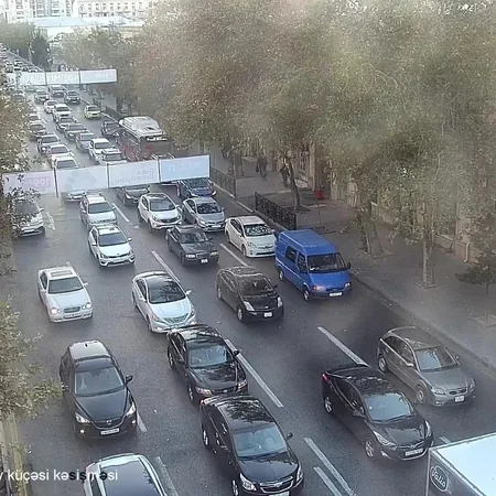 Bakının bir sıra küçə və prospektlərində tıxac yaranıb - SİYAHI