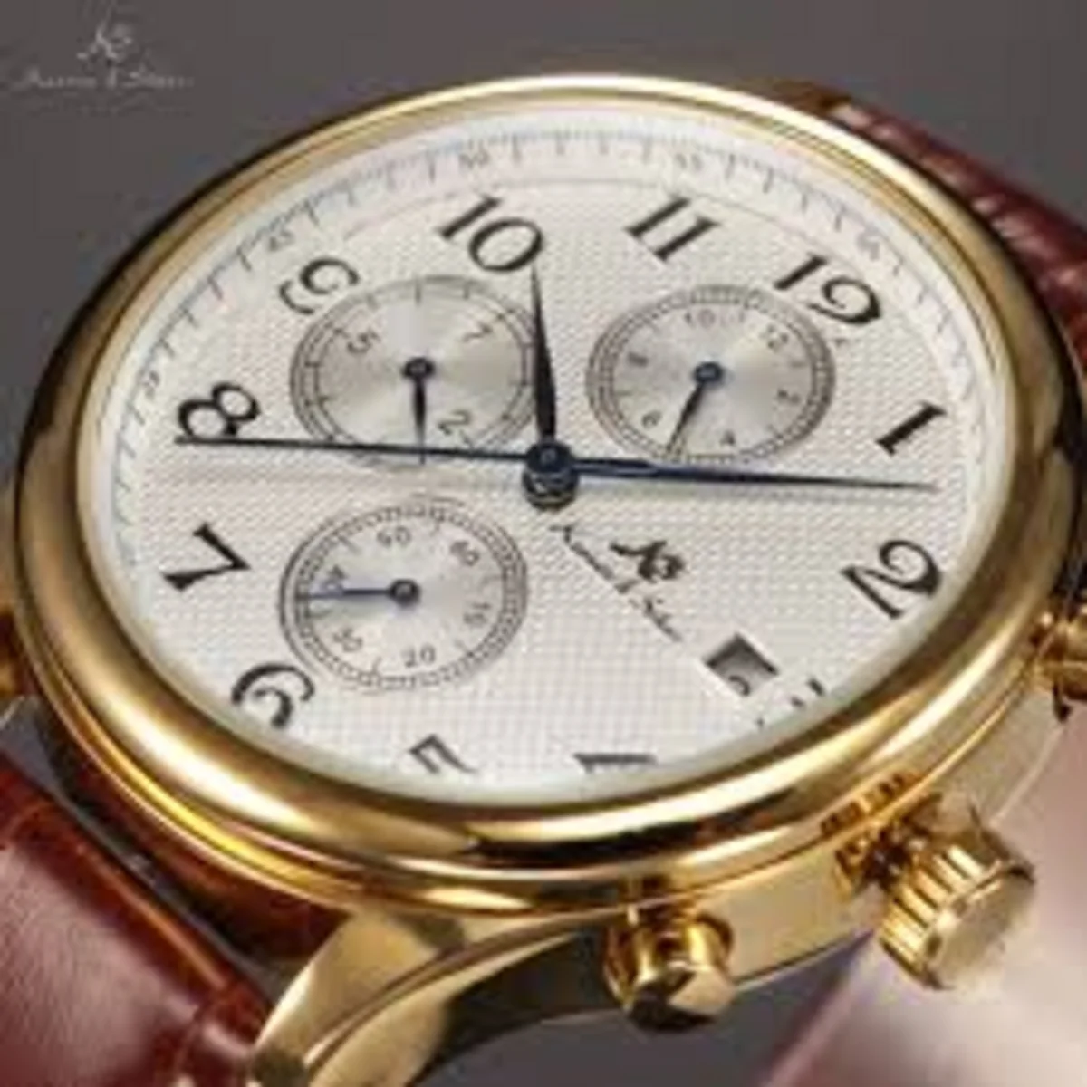 ФИФА отдала на благотворительность 48 роскошных наручных часов
