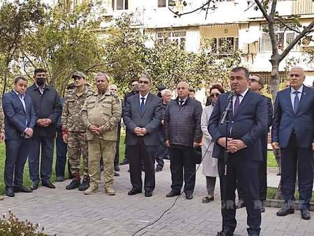 Bakıda şəhidin adına parkın və xatirə lövhəsinin açılışı olub
