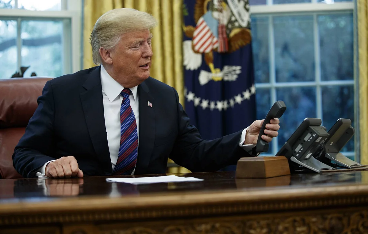 Трамп уже многие годы не пользуется личным мобильным телефоном