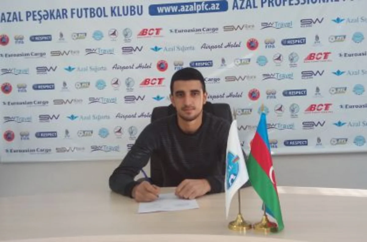 AZAL gənc futbolçunu heyətinə qatıb