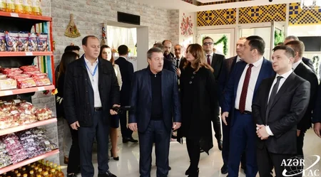 Bakıda “Ukrayna Məhsulları” ticarət şəbəkəsinin mərkəzi mağazası açılıb