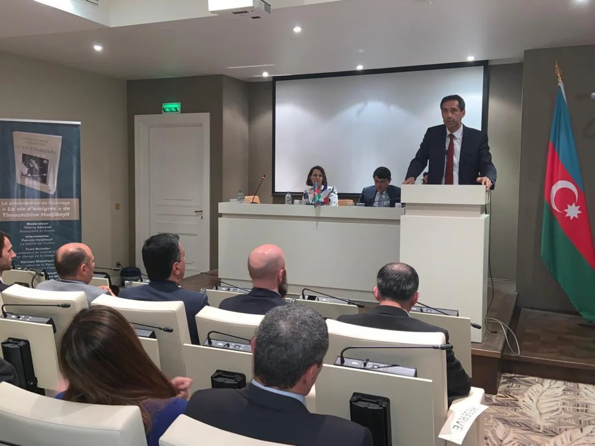 Parisdə Timuçin Hacıbəylinin “Mühacirlərin həyatı” kitabının təqdimatı olub