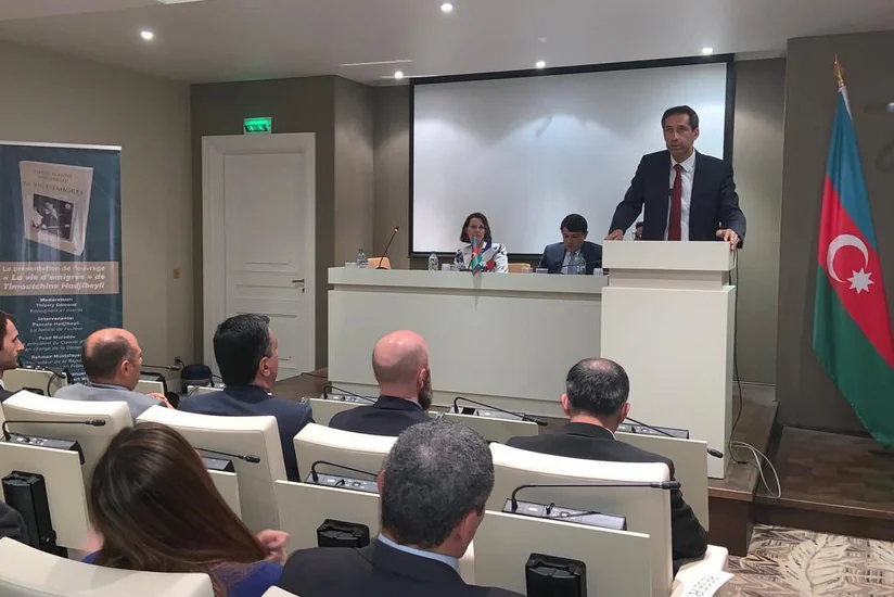Parisdə Timuçin Hacıbəylinin “Mühacirlərin həyatı” kitabının təqdimatı olub