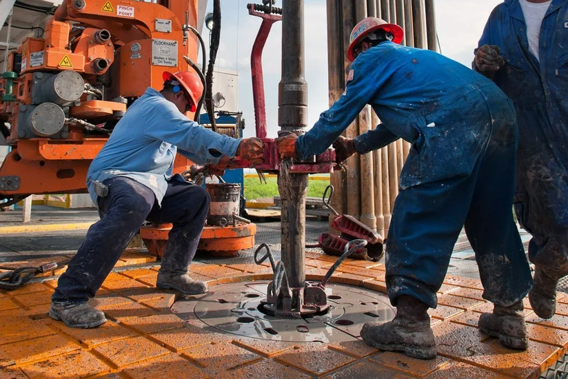 Azerbaijani oil price drops
