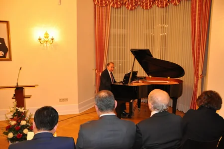 Heydər Əliyevin xatirəsi Azərbaycanın AFR-dəki səfirliyində anıldı